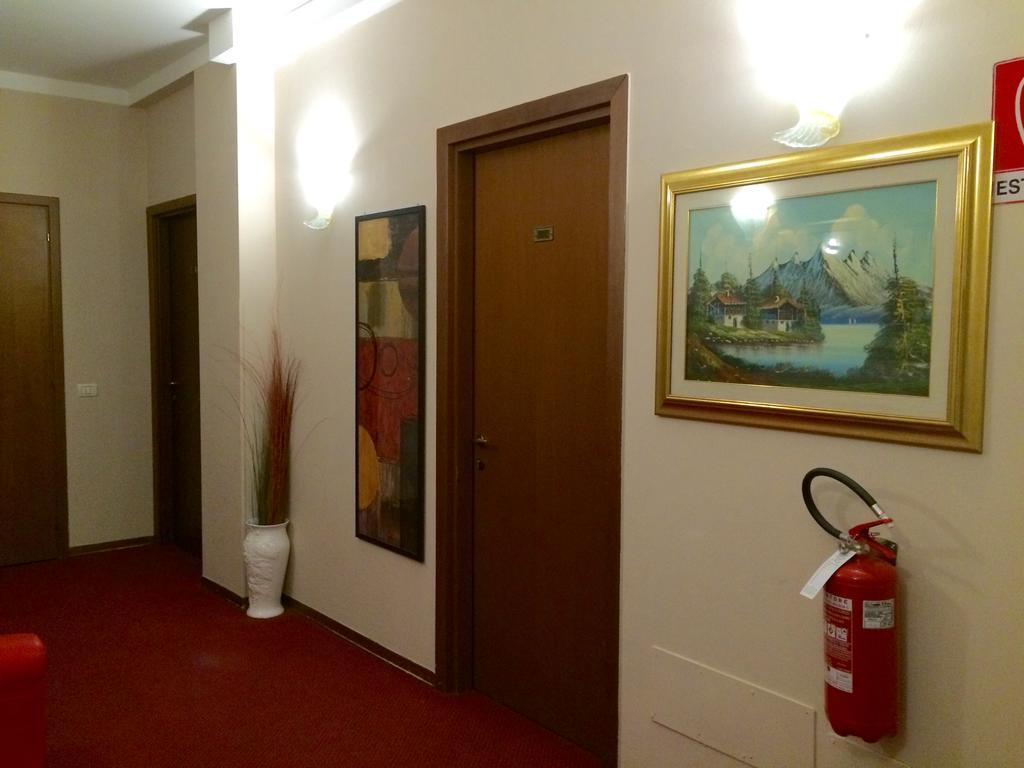 Royal Hotel Milano Ngoại thất bức ảnh